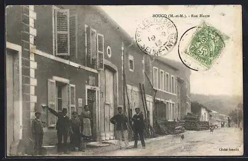 AK Boucq, Rue Haute animée avec habitants devant les maisons