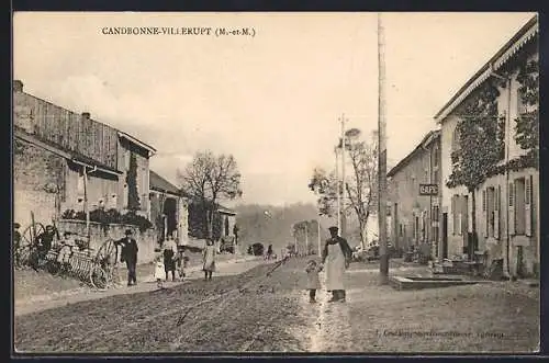 AK Candbonne-Villerupt, Rue animée avec passants et café