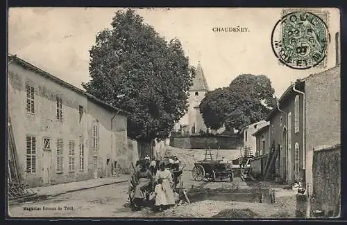 AK Chaudeney, Scène de village avec église et habitants dans la rue