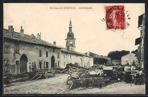 AK Croismare, Vue de la rue principale avec charrettes et habitants