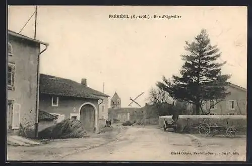 AK Frémenil, Rue d`Ogeviller avec charrettes et maisons rurales