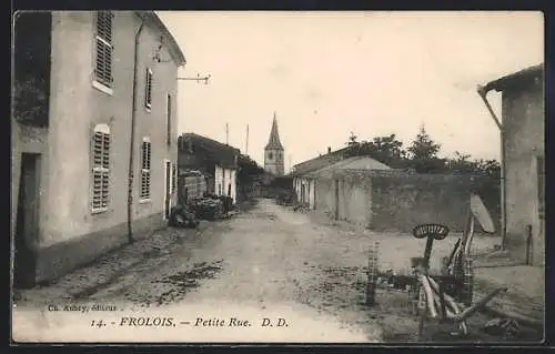 AK Frolois, Petite Rue avec vue sur l`église