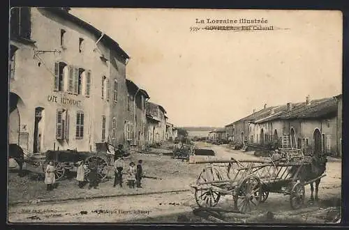 AK Goviller, Rue Cubarail avec charrettes et café-restaurant