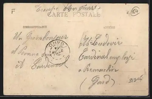 AK Diarville, Rue du Centre avec passants et maisons anciennes