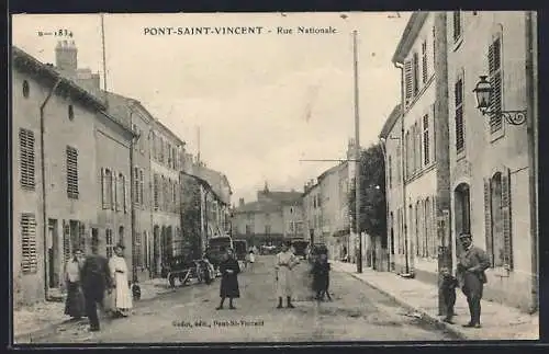 AK Pont-Saint-Vincent, Rue Nationale animée avec passants et bâtiments historiques