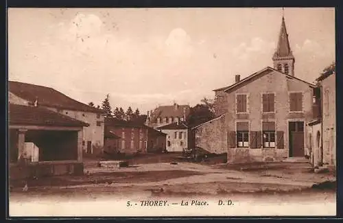 AK Thorey, La Place avec l`église en arrière-plan