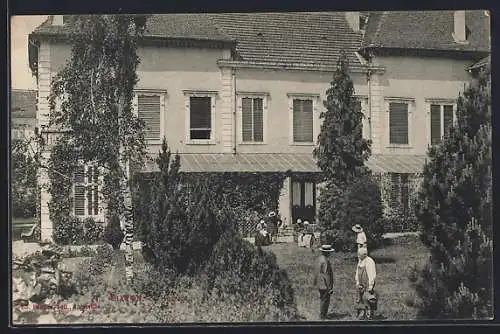 AK Bayon, Jardin d`une maison bourgeoise avec promeneurs