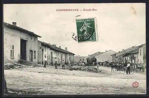 AK Courbesseaux, Grande-Rue animée avec habitants et charrettes