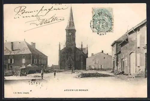 AK Audun-le-Roman, Vue de l`église et de la place centrale