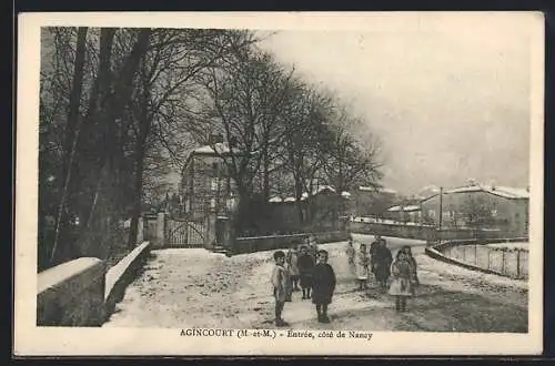 AK Agincourt, Entrée côté de Nancy en hiver avec enfants sur la route enneigée