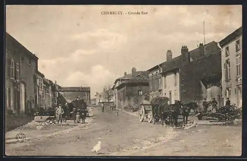 AK Chambley, Grande Rue animée avec charrettes et passants