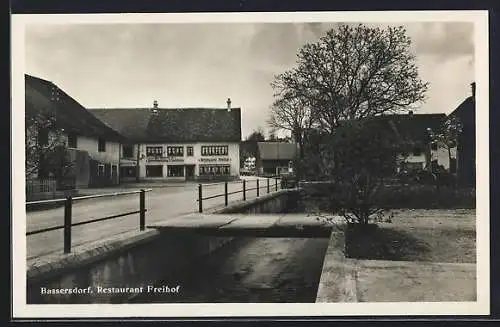 AK Bassersdorf, Restaurant Freihof mit Strassenpartie