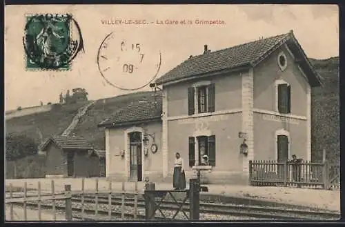 AK Villey-le-Sec, La Gare et la Grimpette