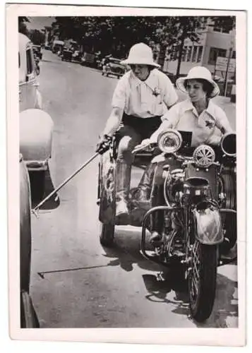 Fotografie Motorrad Trike - Motordreirad, Politessen in Sacramento / Kalifornien kontrollieren geparkte Autos 1939