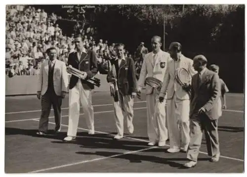 Fotografie Tennis Daviscup 1938, Deutschland besiegt Frankreich im Halbfinale, Mannschaften vor dem Spiel