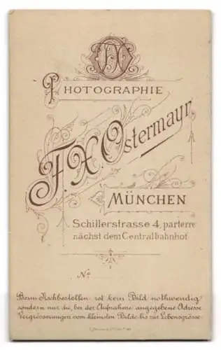Fotografie F. X .Ostermayr, München, junge Frau im Trachtenkleid posiert sitzend im Atelier
