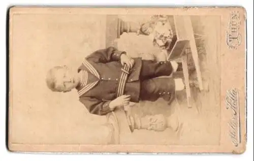 Fotografie Jean Kölla, Thoune, Ansicht Thoune, das Ateliersgebäude nebst Medaillen