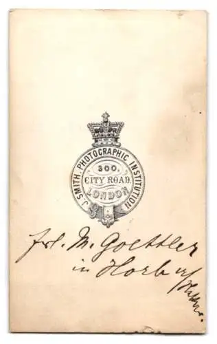 Fotografie Smith Photographic Institution, London, City Road 300, Frl. M. Goettler in elegantem Kleid