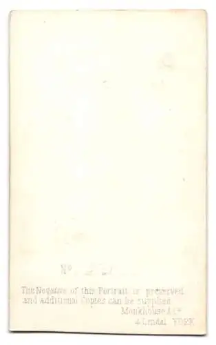 Fotografie Monkhouse & Co., York, Lendal 4, Sitzender Herr mit Bart