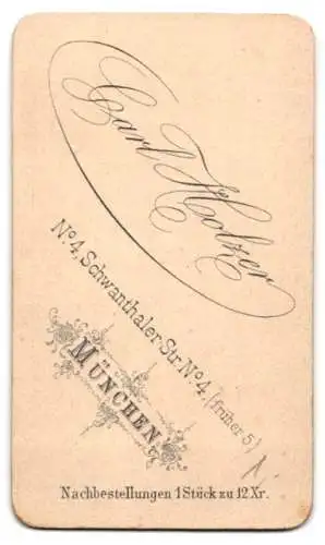 Fotografie Carl Holzer, München, Schwanthalerstrasse 4, Paar im Atelier.