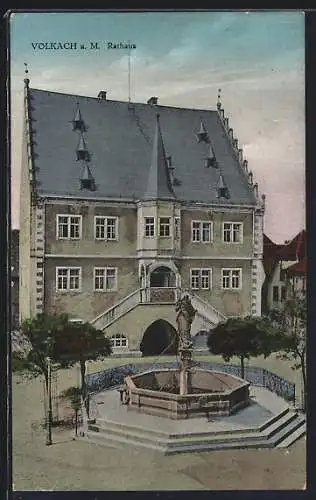 AK Volkach a. M., Brunnen vor dem Rathaus