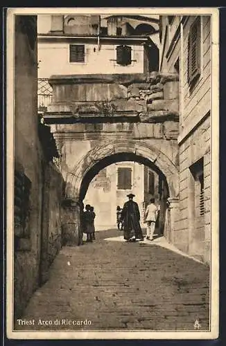 AK Triest, Arco di Riccardo, Strassenpartie