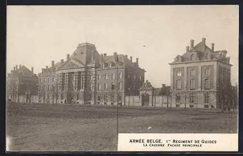 AK Bruxelles, Armée Belge, 1. Régiment de Guides, la caserne, facade principale