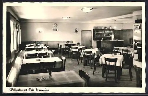 AK Krummennaab, Waldrestaurant-Cafe Trautenberg P. Fenzl, Innenansicht