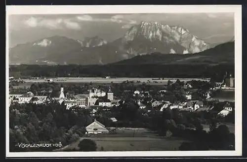 AK Vöcklabruck, Gesamtansicht mit Bergen