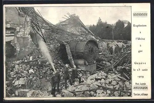 AK Genève, Explosion à l`Usine à gaz, le 23 Août 1909, Löscharbeiten nach Gasexplosion in einer Fabrik