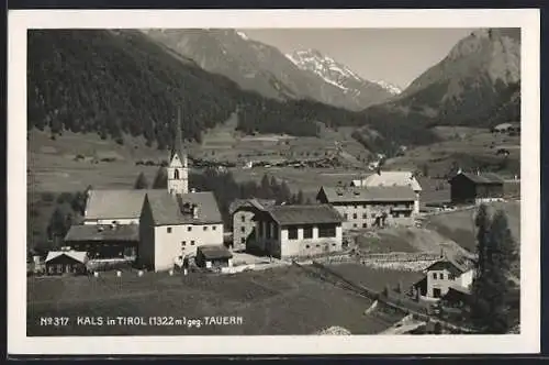 AK Kals, Ortsansicht mit Kirche, Wald und Berge im Hintergrund