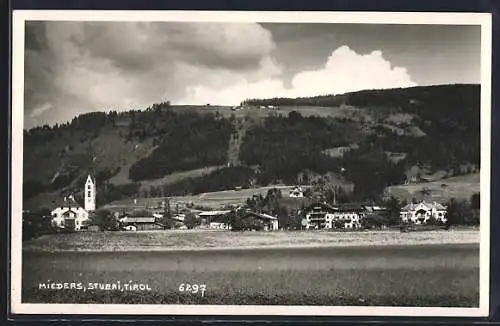 AK Mieders /Stubai, Totalansicht vom Feld aus