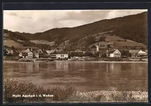 AK Aggsbach i. d. Wachau, Ortspanorama von der Donau aus