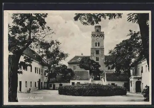 AK Dürnkrut /Nd., Schloss, Hofansicht mit Turm