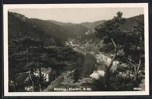 AK Mödling-Klausen /N.-Ö., Gesamtansicht aus der Vogelschau