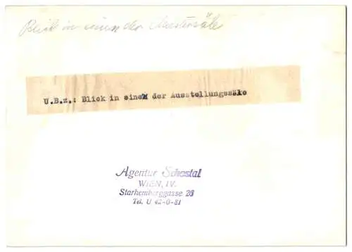 6 Fotografien Wilhelm Sturm, Ansicht Karlsbad, Porzellanmaler bei der Arbeit, Edles Porzellan im Laden präsentiert