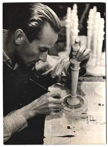 17 Fotografien Wilhelm Sturm, Ansicht Haida / Sudetengau, Manufaktur für Glasschmuck & Gebrauchsgut, Produktions-Ansicht