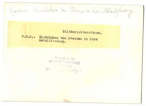 17 Fotografien Wilhelm Sturm, Ansicht Haida / Sudetengau, Manufaktur für Glasschmuck & Gebrauchsgut, Produktions-Ansicht