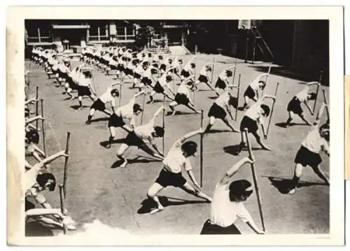 Fotografie Rhythmische Gymnastik der weiblichen Jugend in Japan 1941