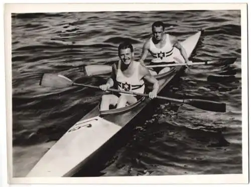 Fotografie Atlantic, Ansicht Vaxholm, Kanu-Weltmeisterschaft 1938, Sieger im Zweierkajak, Trikot mit 