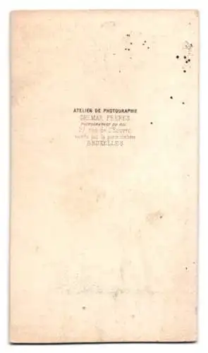 Fotografie Ghémar Frères, Brüssel, Rue de l`Ecuyer 27, eleganter Mann mit Zylinder