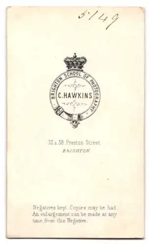 Fotografie C. Hawkins, Brighton, Preston Street 32 & 38, Porträt eines jungen Burschen im Suite