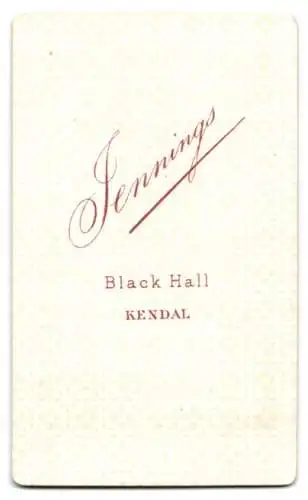 Fotografie Jennings, Kendal, Black Hall, Zwei ältere Personen in traditioneller Kleidung
