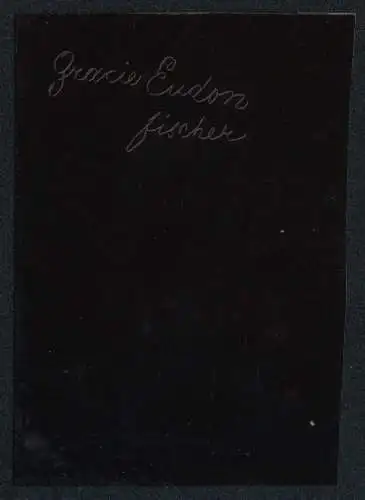Fotografie Ferrotypie junges Mädchen Gracie Eudon Fischer im Sommerkleid, Wangen koloriert