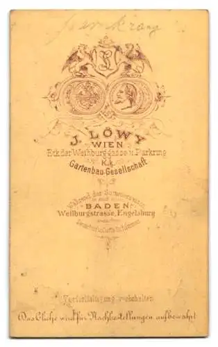 Fotografie J. Löwy, Wien, Schauspielerin Frl. Fiernkranz mit Perlenkette