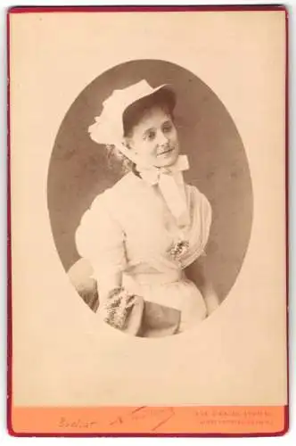 Fotografie Nadar, Paris, Schauspielerin Emilie Broisat in Helene von Seigliere, 1880