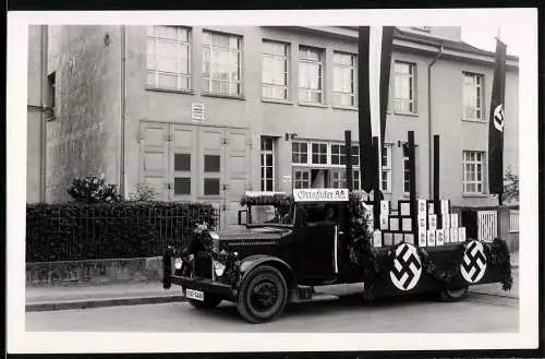 Fotografie unbekannter Fotograf, Ansicht Kirchheim / Teck, MAN LKW vor Otto Ficker AG, Propaganda Werbung, 