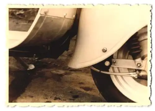 19 Fotografien IWL SR 59 Berlin, Motoroller der Ludwigsfelder Firma in Detailansichten