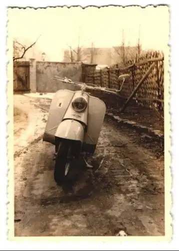 19 Fotografien IWL SR 59 Berlin, Motoroller der Ludwigsfelder Firma in Detailansichten