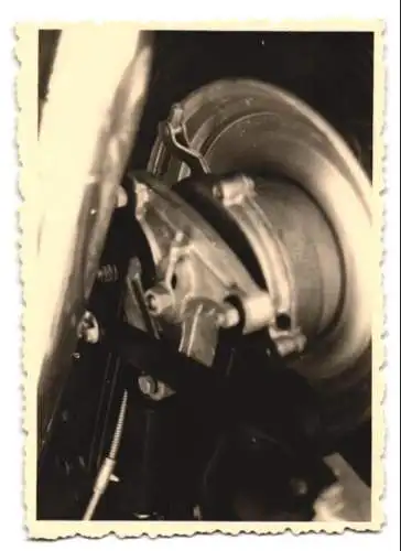 11 Fotografien IWL Motoroller, IWL SR59 Berlin, Detailaufnahmen, Tacho, Fahrwerk